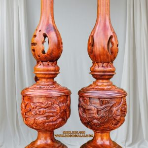 đôi đèn gỗ được đục 1 bên long 1 bên phụng