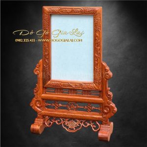 khung ảnh thờ 20x30 vuông đục gấm gỗ hương