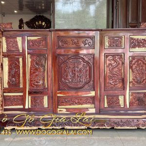 mặt chính diện của tủ thờ gỗ