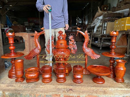 chi tiết bộ đồ thờ bằng gỗ 12 món cao 61cm