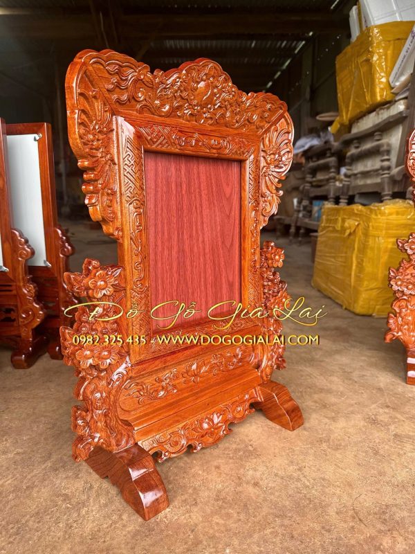 khung ảnh thờ hoa mai được làm kỹ