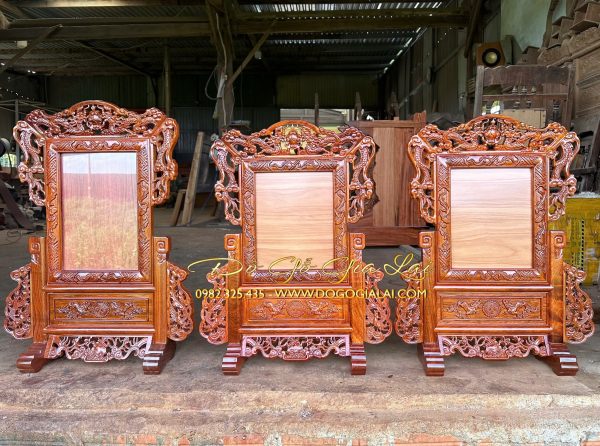 so sánh mẫu khung ảnh thờ 20x25 và khung ảnh thờ 20x30 tứ linh