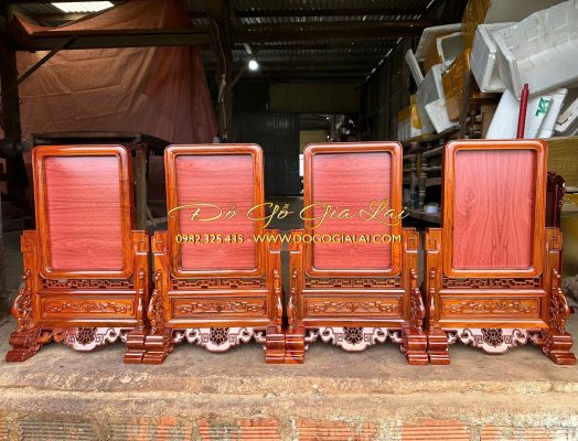 4 chiếc khung ảnh thờ