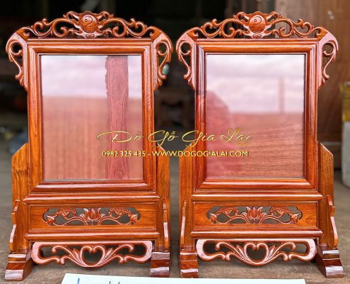 màu sắc nguyên bản của khung ảnh thờ gỗ hương gia lai với màu cánh gián