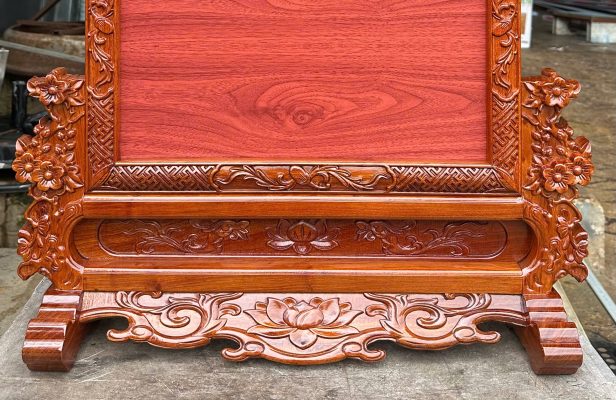 hoạ tiết phần chân khung ảnh thờ